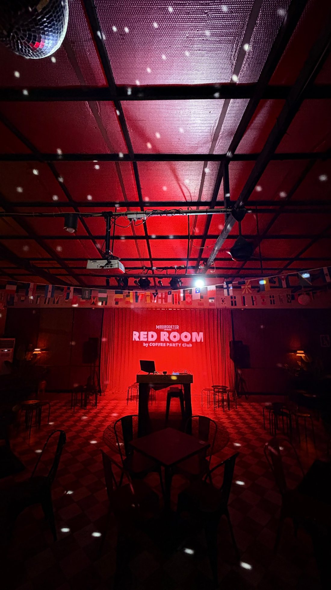 MOODBOOSTER GROUND interior
